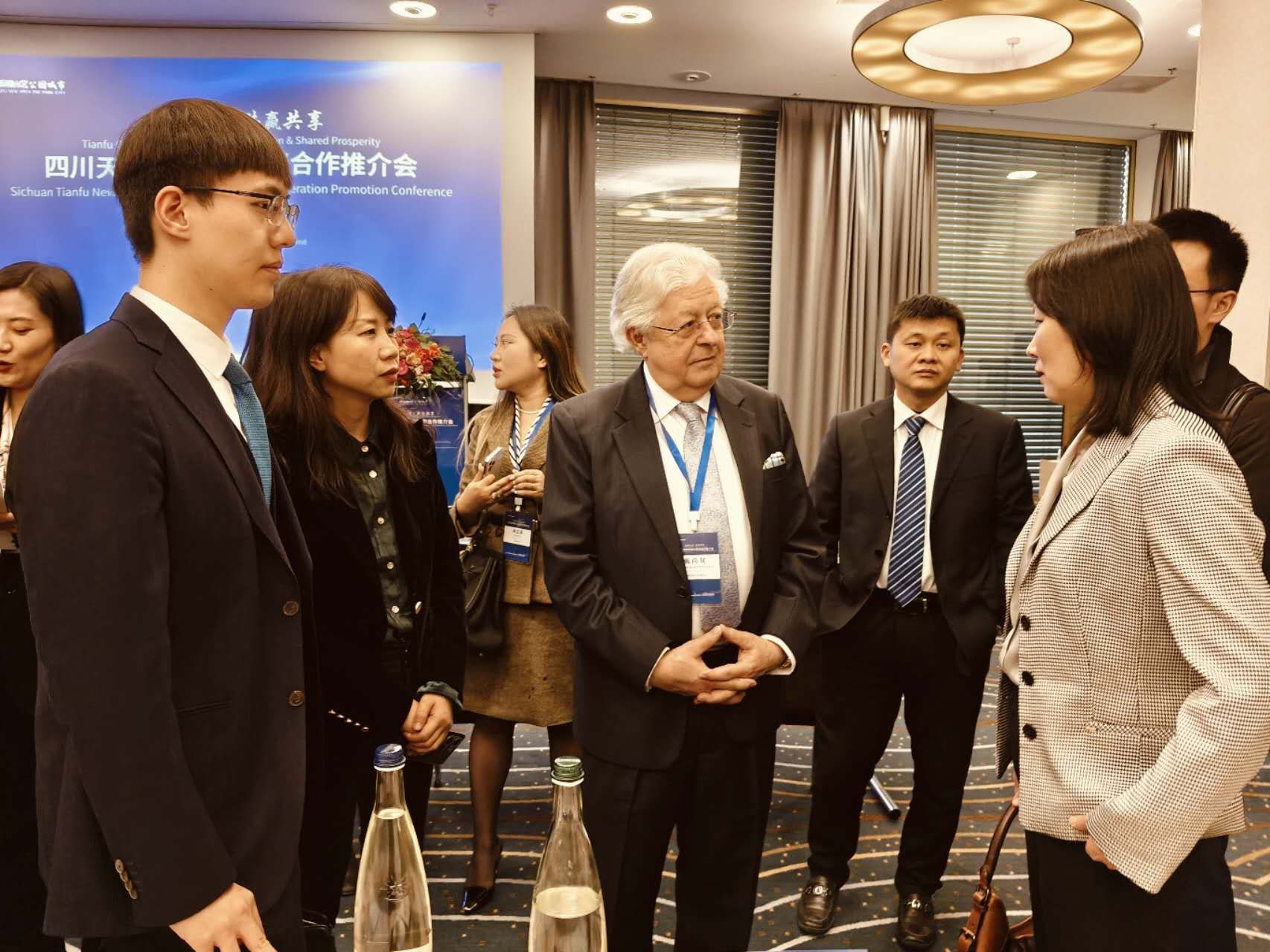 Networking at Tianfu-Swiss Conference